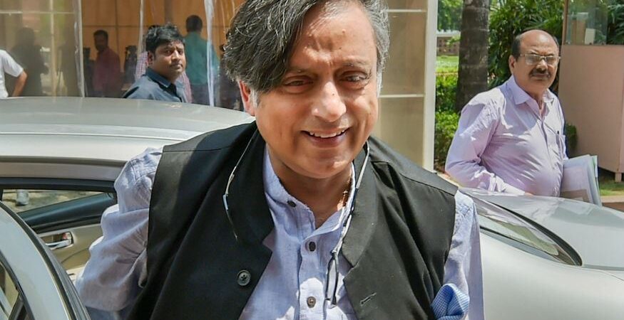 Congress MP Shashi Tharoor- indiavotekar