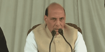 Make online FIR filing facility available for passengers from Railway Ministry : Rajnath Singh