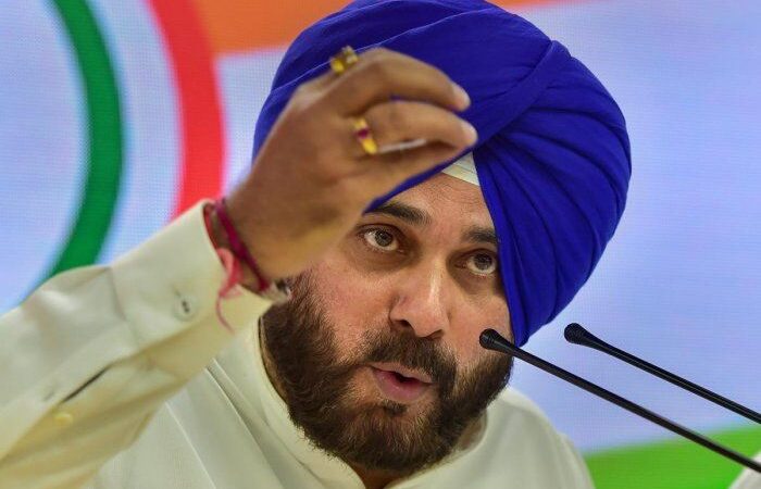 Navjot Singh Sidhu gets clean chit on his 'dulhan' remark against PM Modi