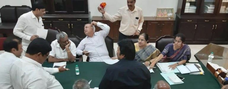 Congress-JDS MLAs submit resignation, 11 accepted